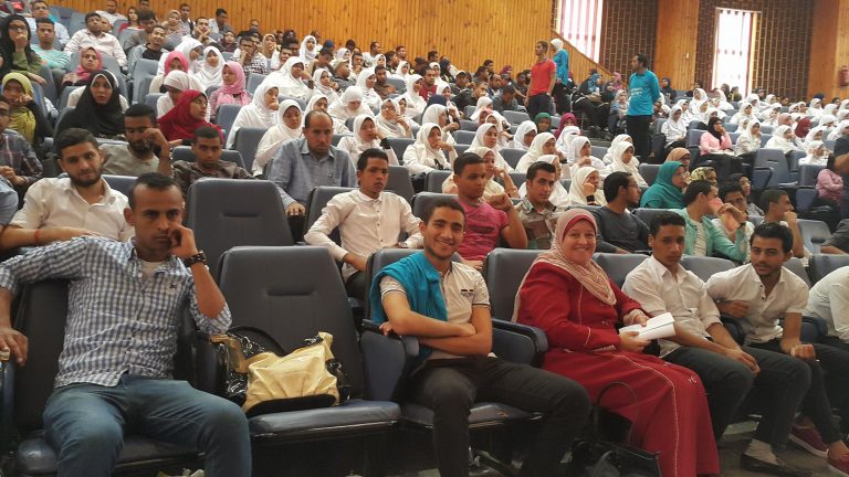 مشاركة كلية التمريض بندوة مصر بين تهديدات الإرهابيين والإستعماريين