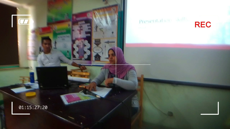 تقييم عروض الطلاب بورشة مهارات العرض