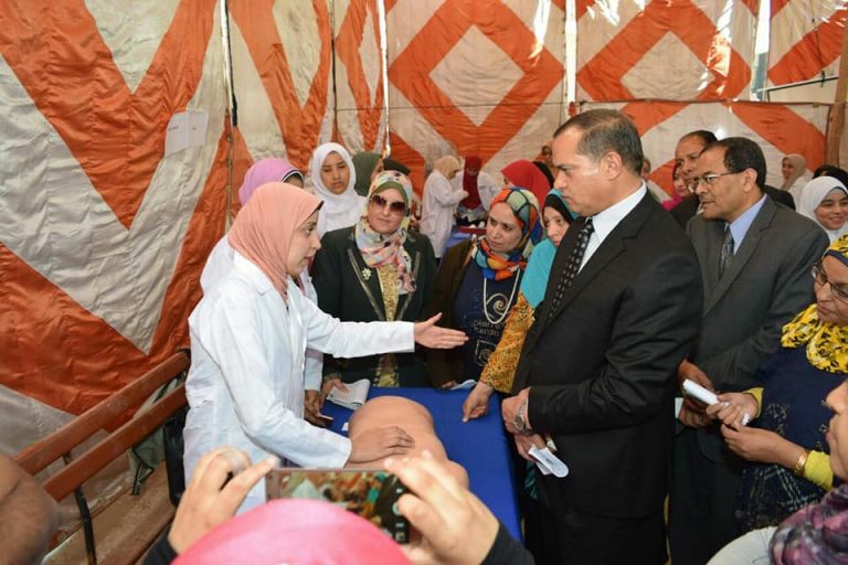 استمرار اليوم الثانى للخيمة التمريضية بكلية التمريض
