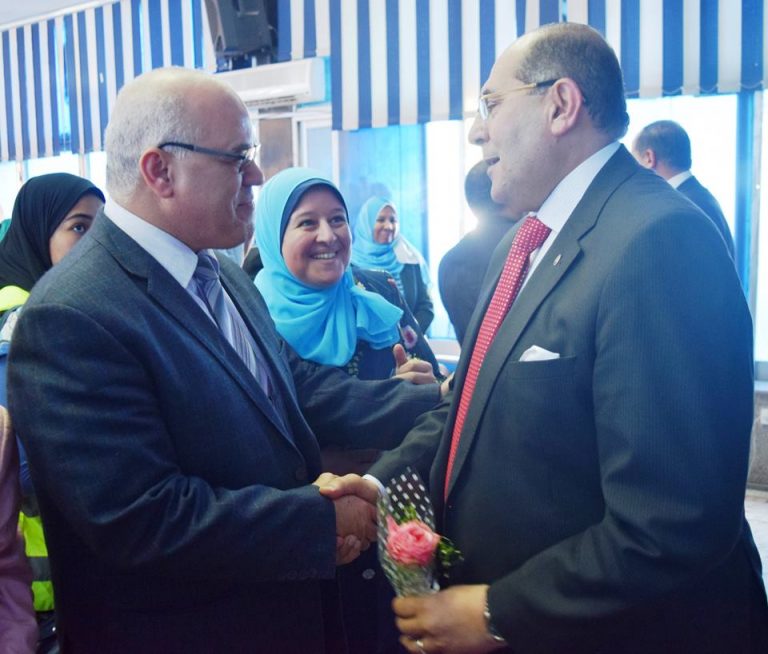 كلمة محافظ سوهاج بندوة الفيروسات الكلية بكلية التمريض