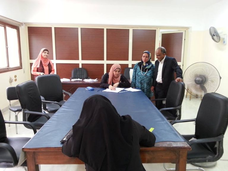 عميدة تمريض تشرف على إختبارات الدراسات العليا