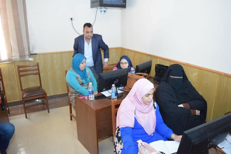مشاركة مسئولى المكتبة بكلية التمريض بدوره تدريبيه لإعداد وتفعيل قواعد البيانات بجامعة سوهاج