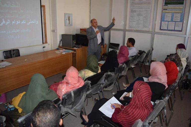 دورة تدريبية للعاملين بشئون طلاب جامعة سوهاج