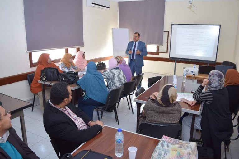 برنامج تدريبى عن معايير اعتماد مؤسسات التعليم العالى بجامعة سوهاج
