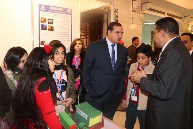 جامعة سوهاج تشارك في فعاليات المؤتمر الأول لجامعات الطفل بالقاهرة