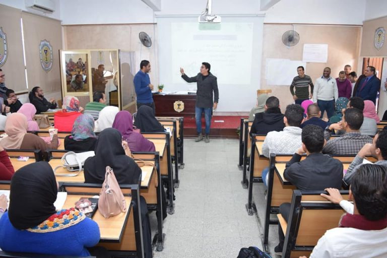 جامعة سوهاج ‘‘تدرب‘‘ طلابها علي ريادة الأعمال