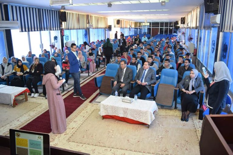 رئيس جامعة سوهاج يتابع فعاليات البرنامج الطلابي التدريبي “نقدر”