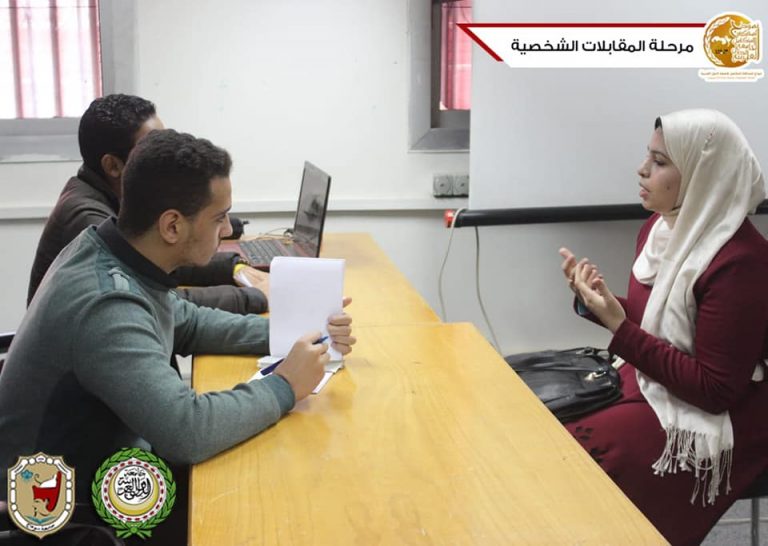 طلاب جدد يتقدمون للانضمام لنموذج محاكاة جامعة الدول العربية بجامعة سوهاج