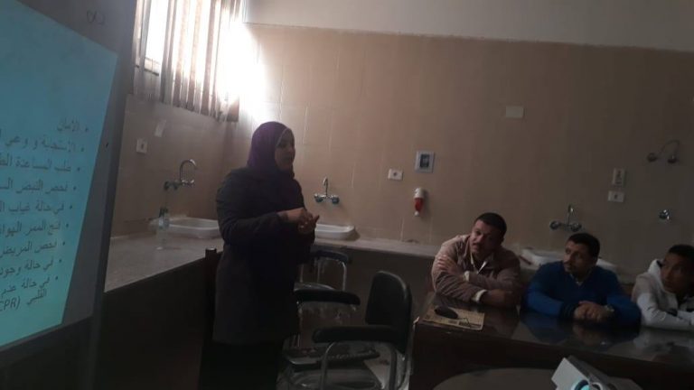 كلية التمريض بدورة إسعافات أوليه بشركة المياة