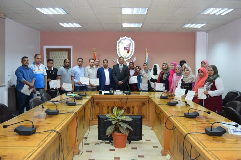 تكريم٣٠ متدرب بدورة”TOT” لتدريب القيادات الإدارية بجامعة سوهاج