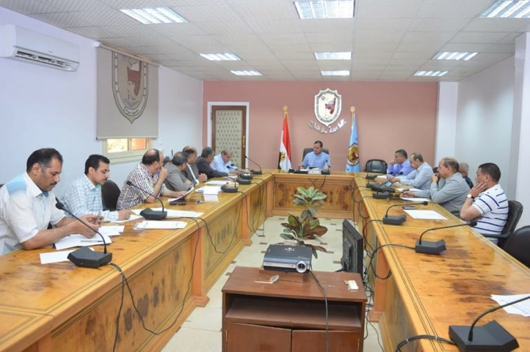 عزيز يعقد الاجتماع الثاني لمجلس إدارة تنمية جامعة سوهاج الجديدة
