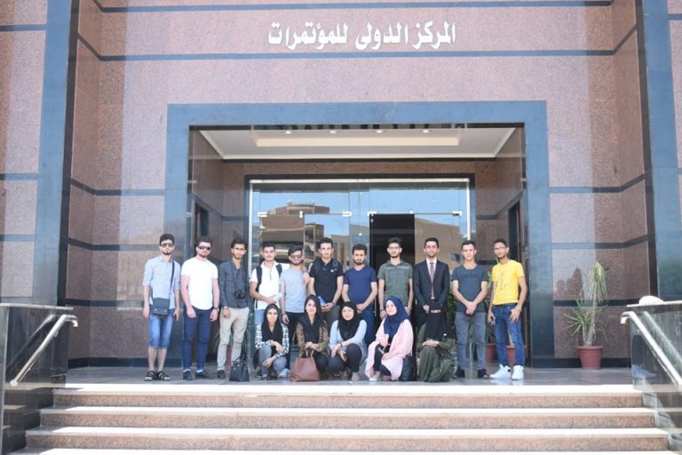 وفد طلابي عربي يزور جامعة سوهاج
