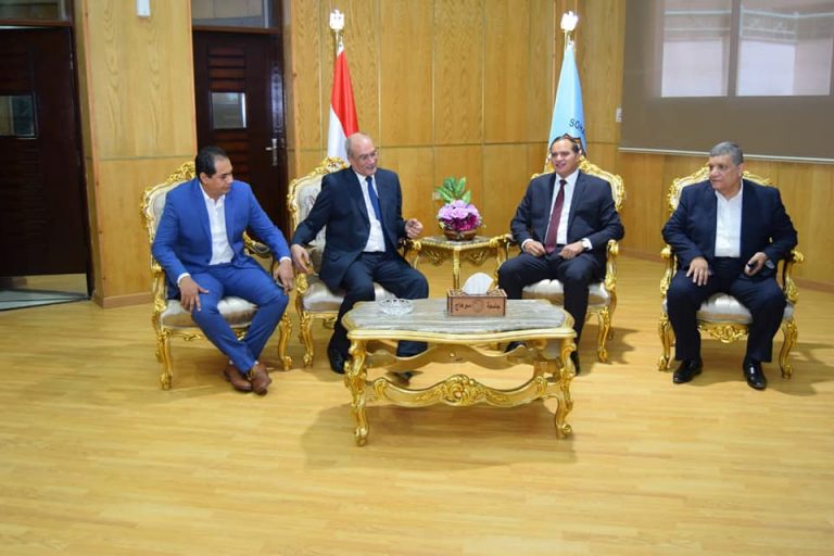 جامعة سوهاج تجدد تعاقدها مع شركة أمان مصر للخدمات المتكاملة لمدة عام