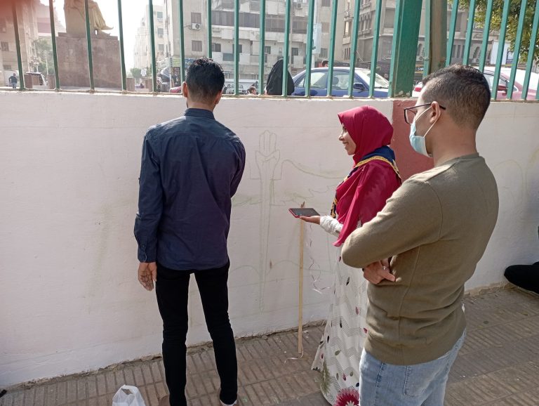 مشاركة عشيرة كليه التمريض بمسابقة الرسم على الجدارية