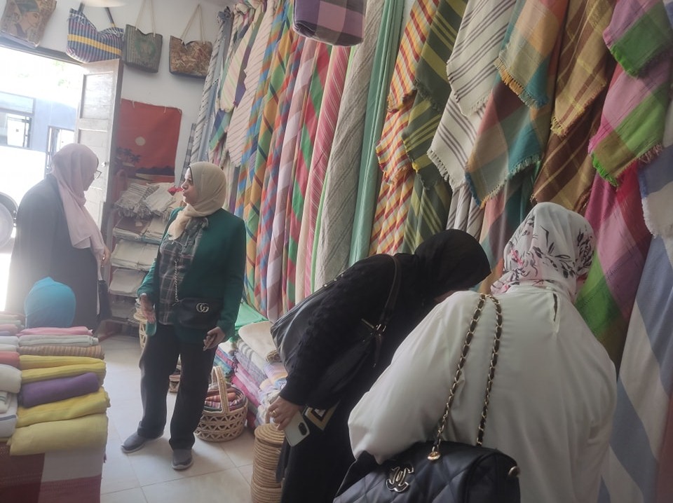 زيارة معرض النول والخيوط بحي الكوثر في فاعليات اليوم الثاني للمؤتمر الدولي السادس لكلية التمريض