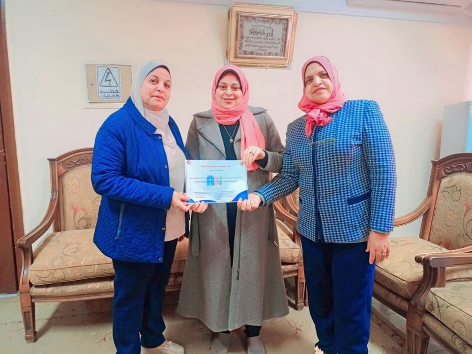 عميد تمريض تكرم رئيس لجنة الموارد المالية للموتمر الدولى السادس للكلية