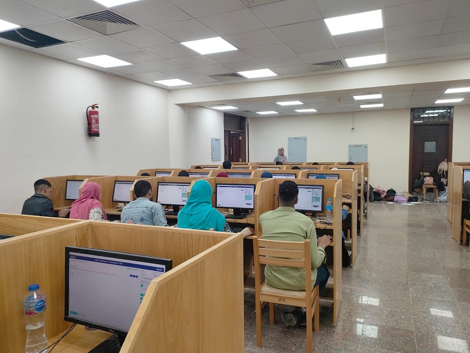 امتحانات الفرقة الثانية للمعهد الفنى للتمريض