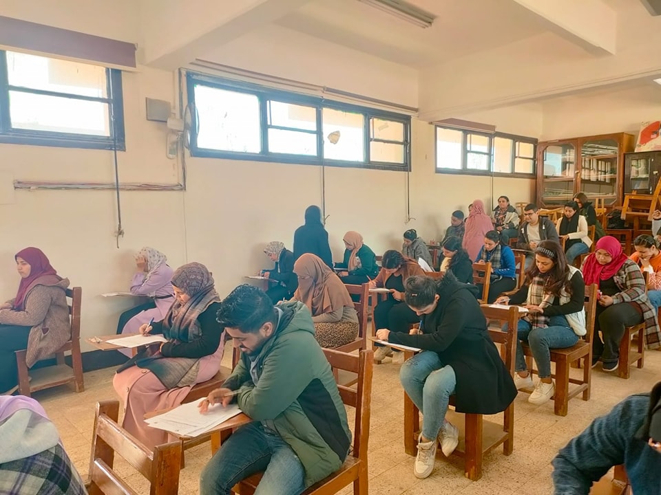 عقد امتحان الطفيليات بتمريض سوهاج