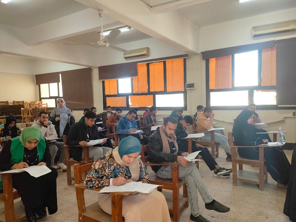 تمريض سوهاج تواصل امتحانات المقاصة واللائحة القديمة