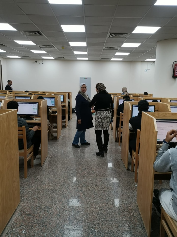 كلية التمريض تواصل امتحانات الفصل الدراسى الأول