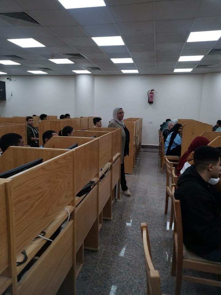 امتحان اللغة الإنجليزية للمستوى الأول