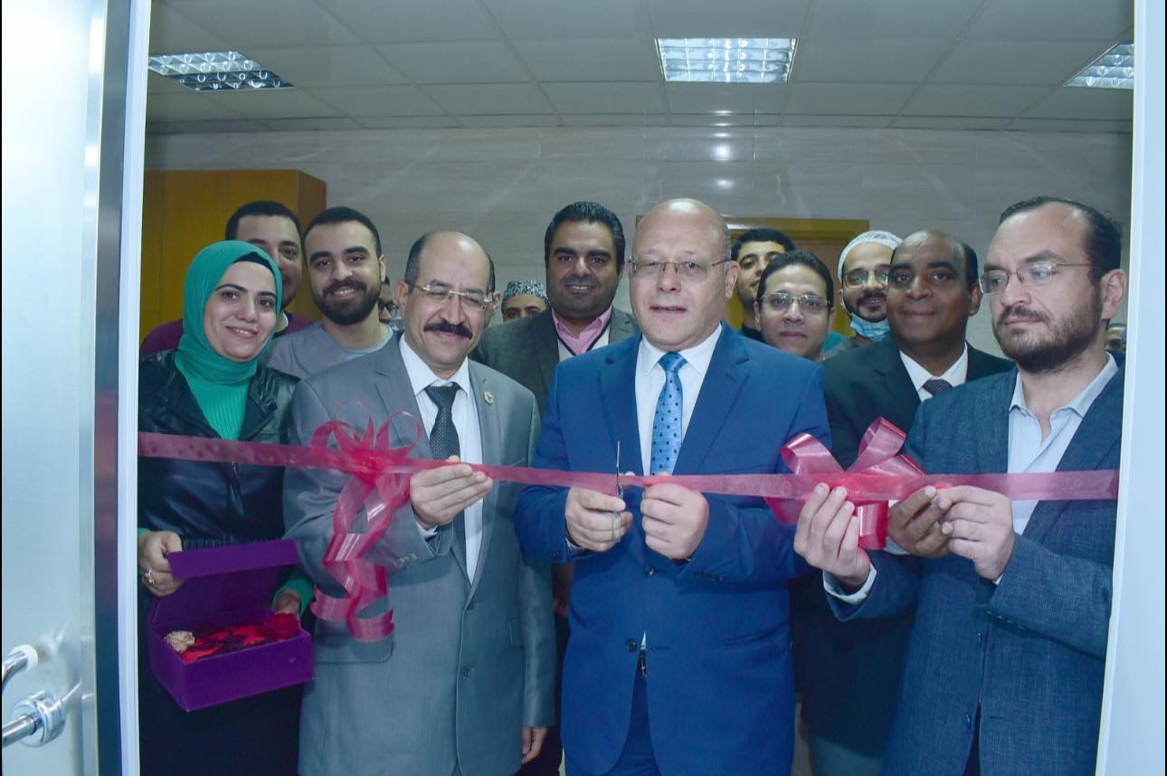بتكلفه ١٠ مليون جنيه..النعماني يفتتح أحدث غرفة عمليات على مستوي جنوب الصعيد بوحدة جراحة اليد والجراحات الميكروسكوبية بمستشفي سوهاج الجامعى