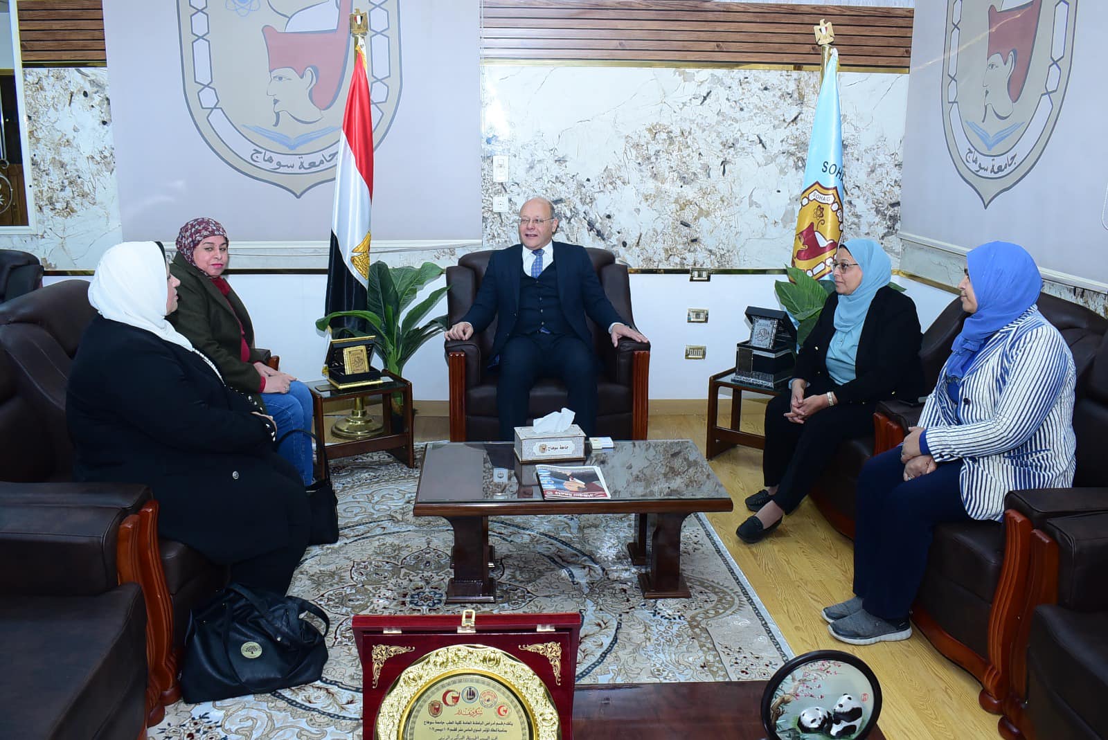 جامعة سوهاج تتبنى إستراتيجية تعليمية متطورة