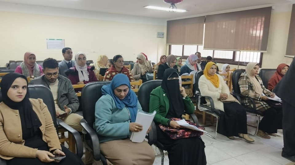 معرفة وسلوكيات وادراك ممرضات العناية المركزة للأطفال فيما يتعلق بتطبيق الذكاء الاصطناعي برسالة ماجستير بتمريض سوهاج