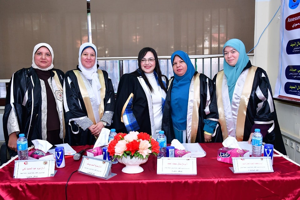 تمريض الأطفال يناقش رسالة ماجستير لأخصائية المعهد الفنى للتمريض