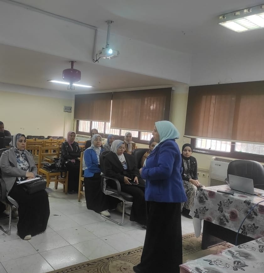 الدرسات العليا تعقد ورشة عمل بتمريض سوهاج