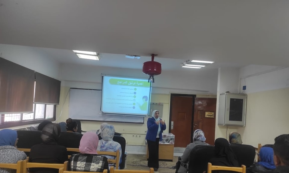 توثيق المراجع لطلاب الدراسات العليا بورشة عمل بتمريض سوهاج