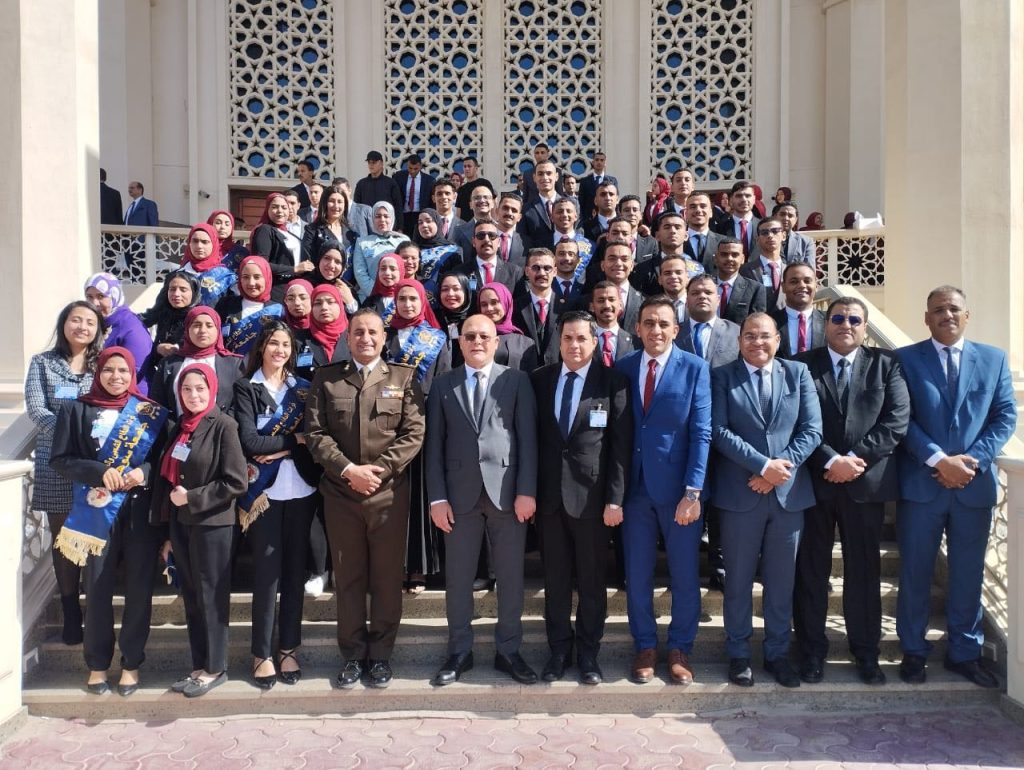 جامعة سوهاج تشارك بوفد مكون من ١١٠ من الطلاب وأعضاء هيئة التدريس في احتفالية تكريم الرئيس السيسي لذوي الشهداء والمصابيين من القوات المسلحة والشرطة