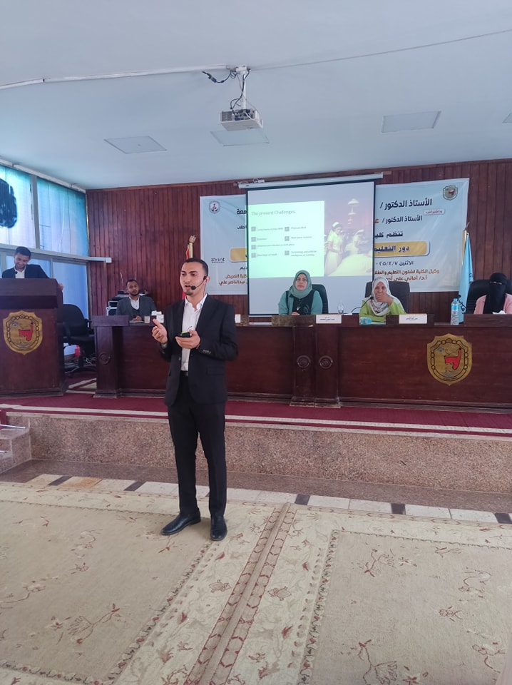 فاعليات الجلسة الثانية من المؤتمر الطلابي الخامس لكلية التمريض جامعه سوهاج