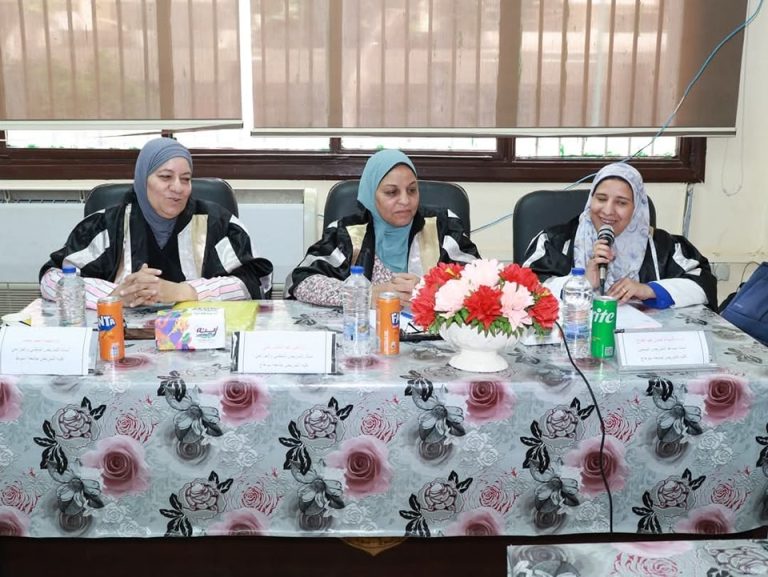 معرفة الممرضين والممارسات المعلنة والعوائق المتعلقة بحقوق المرضي اثناء إعطاء الدواء رسالة ماجستير بتمريض سوهاج