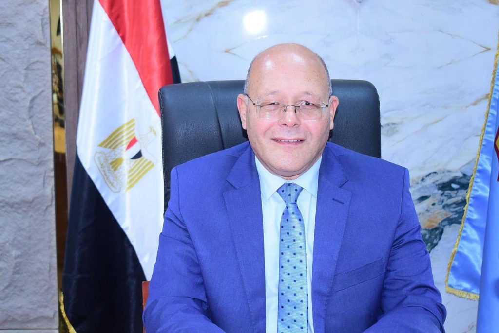 رئيس جامعة سوهاج يشيد بجهود تمكين المرأة بعد تعيين 117 فتاة معيدة