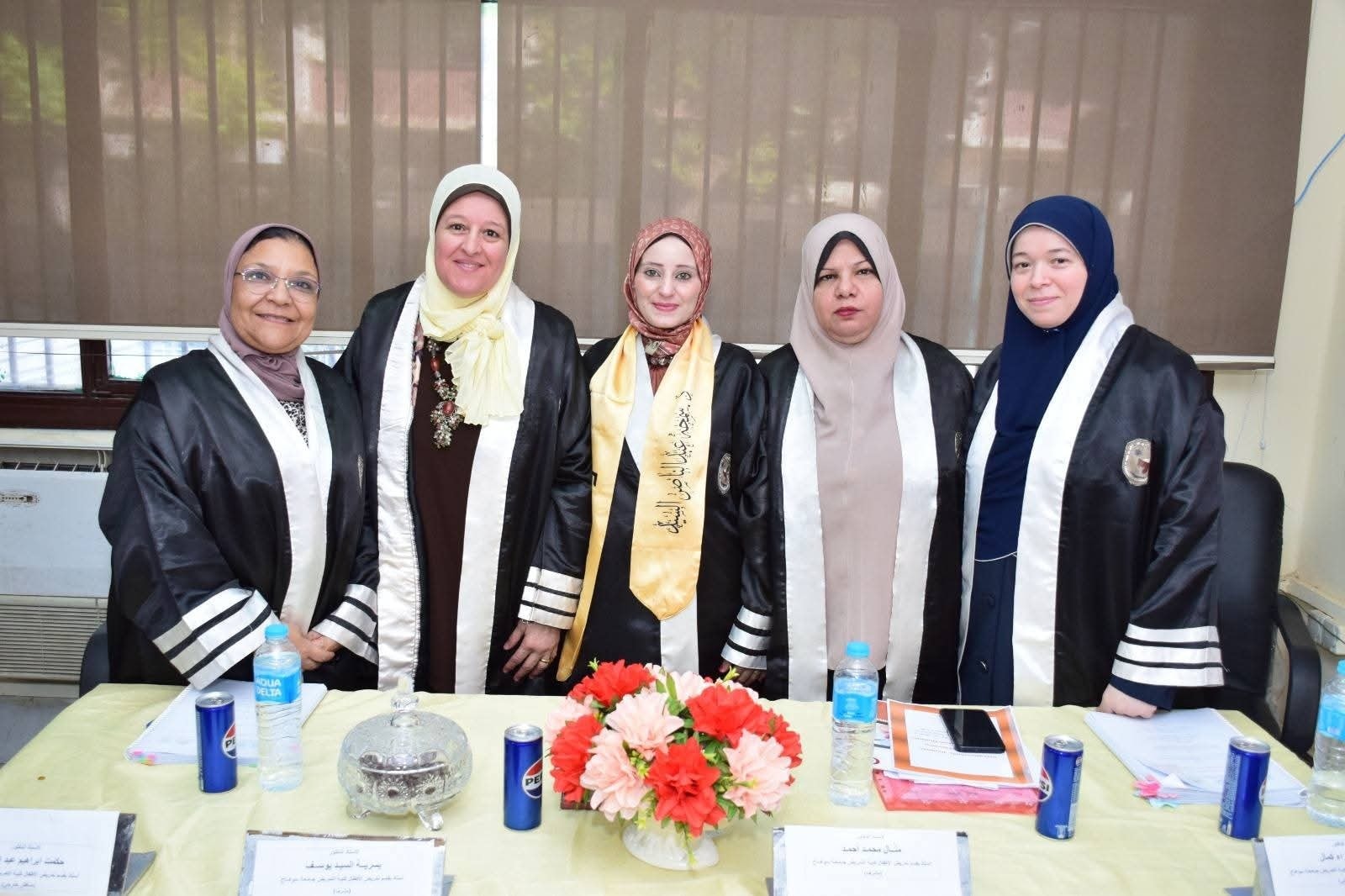 تمريض الأطفال يناقش رسالة دكتوراة