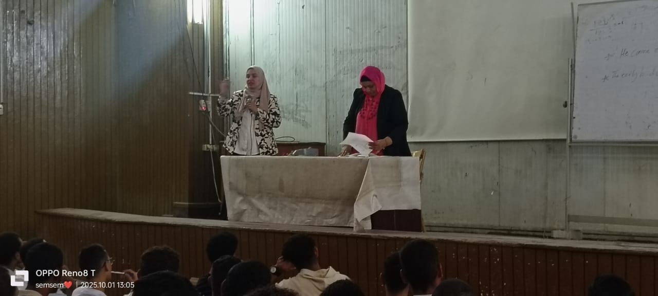 تمريض سوهاج تعقد دورة تعريفية بالساعات المعتمدة للطلاب