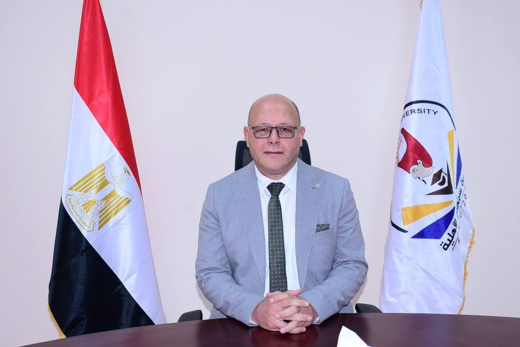 رئيس جامعة سوهاج الاهليه يهنئ الجهاز الإداري الجديد.. ويؤكد المرحلة المقبلة تتطلب عملًا جادًا وإنجازًا حقيقيًا