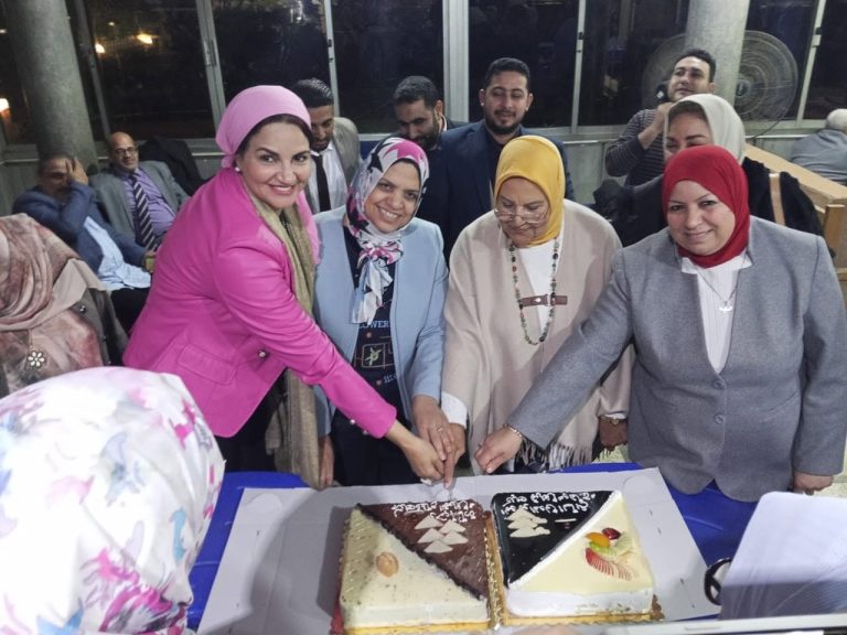 جانبا من الأمسية الترفيهية التي أقيمت علي هامش المؤتمر الدولي السابع لكلية التمريض جامعه سوهاج