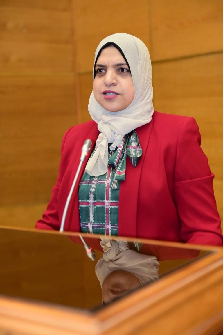تمريض سوهاج تعقد ملتقي التطوير المهني والتوظيف الأول لطلاب كلية التمريض