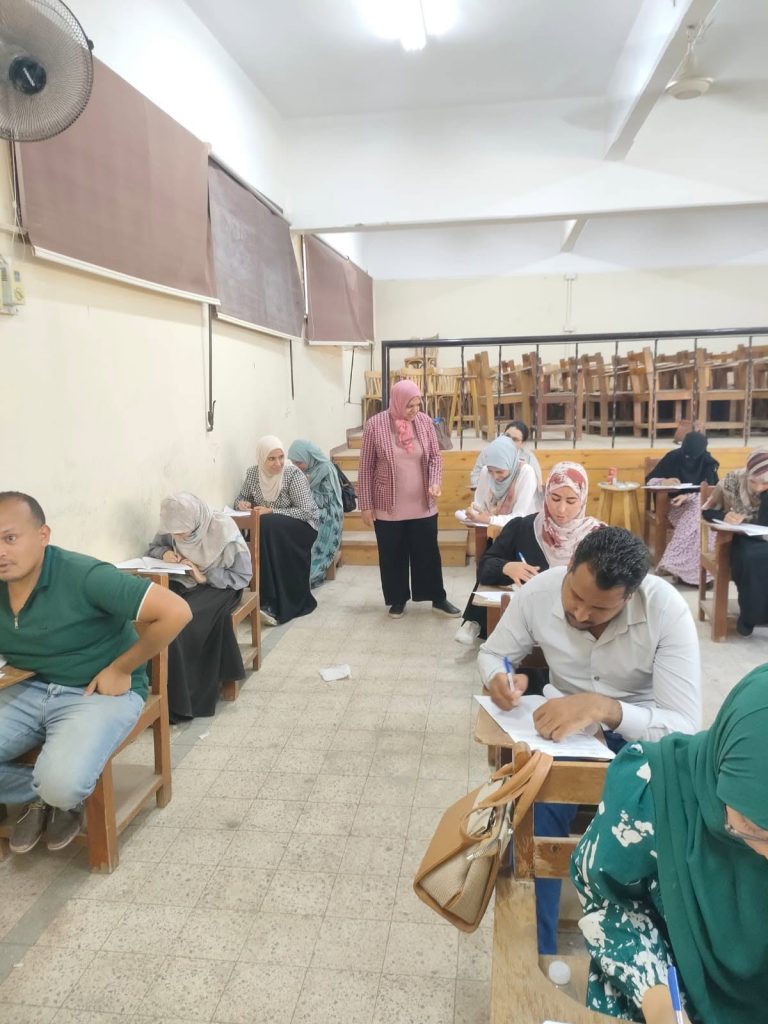 بالصور طلاب الدراسات العليا بكلية التمريض يواصلون اداء امتحانات الفصل الدراسي الثاني