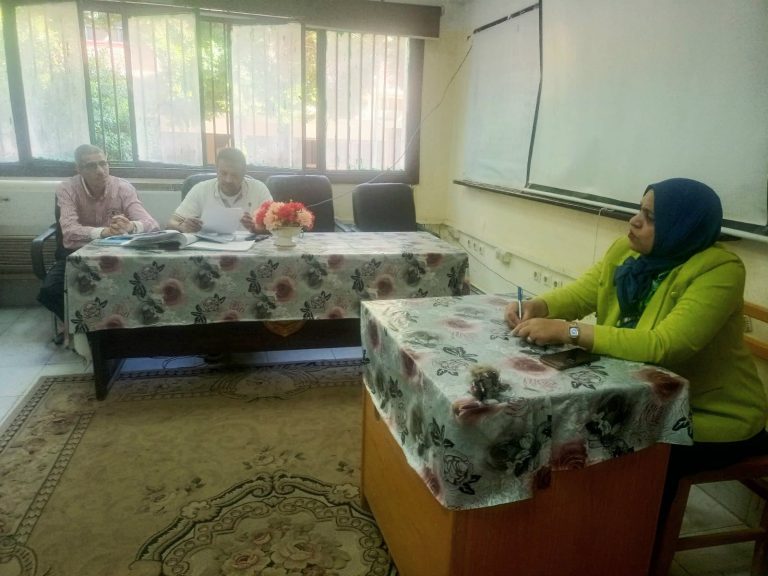 عميد تمريض تجتمع بالجهاز الإدارى