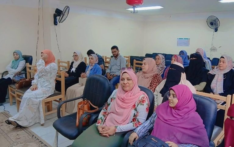 الإسعافات الأولية في ظل الامن والسلامة وإدارة الازمات والكوارث ورشة عمل بكلية التمريض
