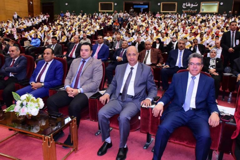 في رحاب جامعة سوهاج.. محافظ الإقليم ورئيس الجامعة يشهدان حفل تكريم أوائل الثانوية العامة والأزهرية
