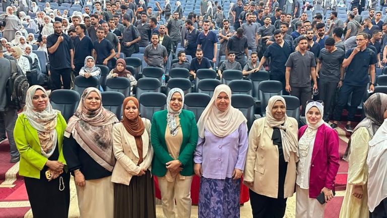 تمريض سوهاج تدشن ملتقي التطوير المهني والتوظيف الأول للطلاب