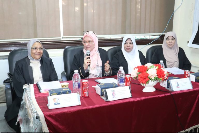 تمريض الأطفال يناقش رسالة ماجستير
